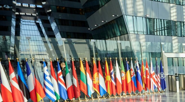 Finlandia, via libera dal Parlamento all’ingresso nella Nato Finlandia, via libera dal Parlamento all’ingresso nella Nato