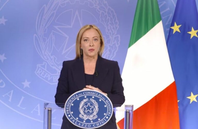 Immigrazione, Meloni: “Facciamo nostre parole Papa contro trafficanti”