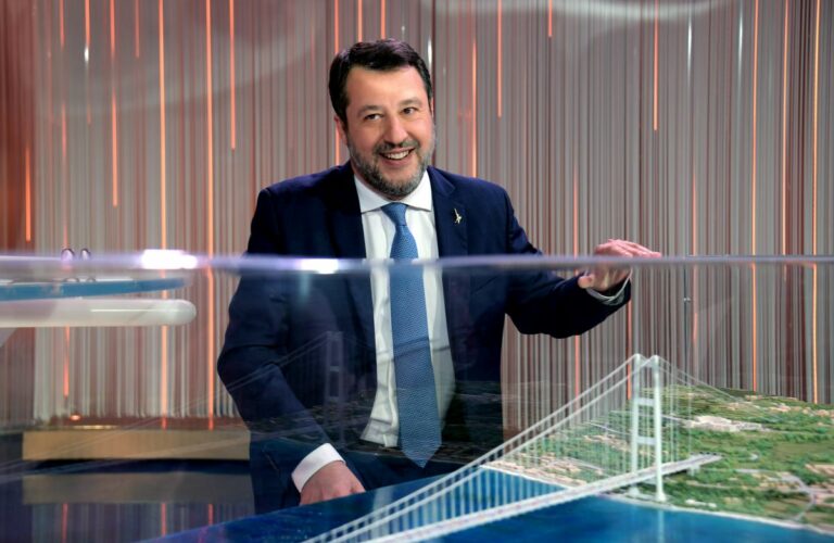 Ponte sullo Stretto, Salvini: “Nell’estate del 2024 inizio dei cantieri”