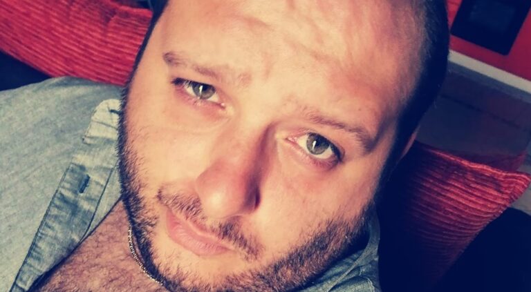 Muore a 29 anni perché in ospedale mancava una barella adatta