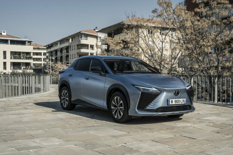 Nuovo Lexus RZ 450e full electric
