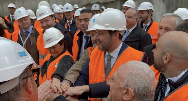Salvini: “Arrivo a Taormina. Uniremo la Sicilia all’Europa”