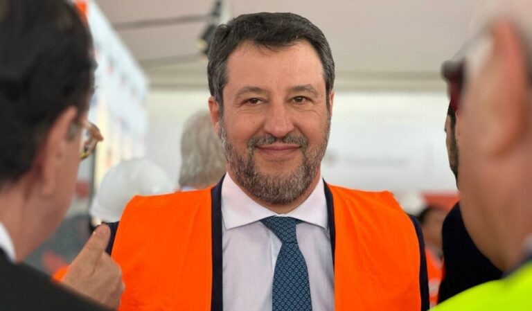 Salvini a Taormina: “Finita la stagione dei no, con raddoppio Rfi e Ponte cambia tutto”