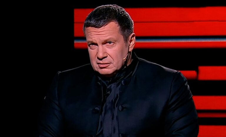 La voce di Putin attacca l’Italia: “Bastardi”