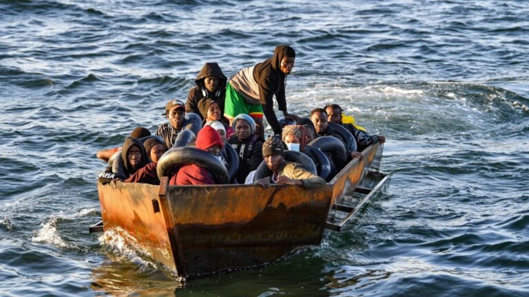 L’insopportabile lite politica salottiera sui migranti