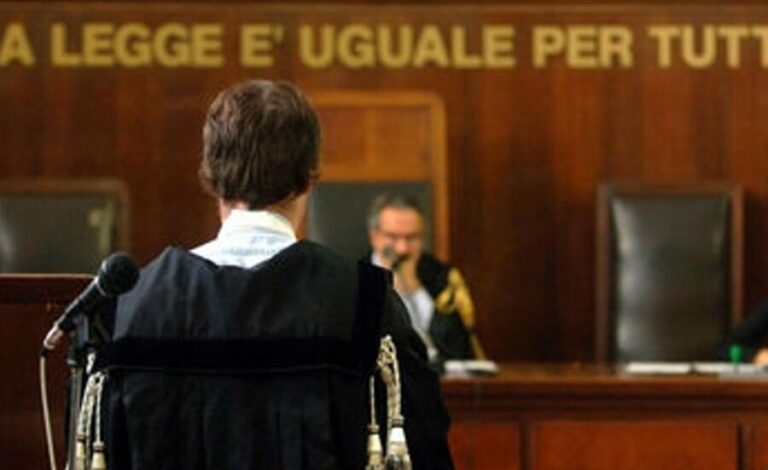 Uccisero padre violento, pg ricorre contro assoluzione di uno dei figli