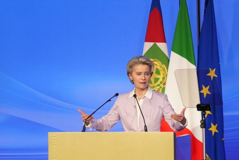 Ucraina, Von Der Leyen: “Cina influenzi la Russia per soluzione di pace”