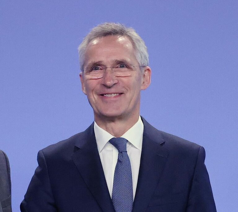 La Finlandia entra nella Nato, Stoltenberg: “Giornata storica” La Finlandia entra nella Nato, Stoltenberg: “Giornata storica”