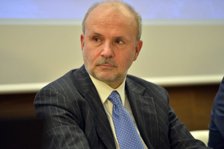 Salute, Schillaci: “Resistenza ad antimicrobici è emergenza globale” Salute, Schillaci: “Resistenza ad antimicrobici è emergenza globale”