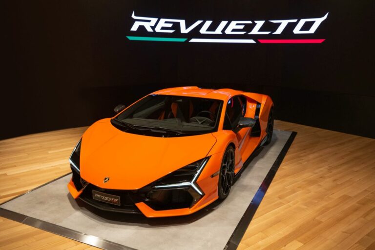 Lamborghini Revuelto, la prima supersportiva V12 ibrida Lamborghini Revuelto, la prima supersportiva V12 ibrida