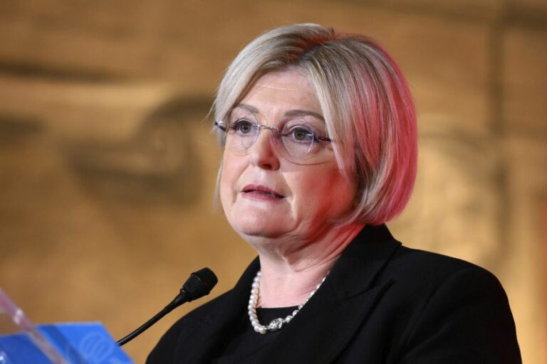 Calderone: “Sostegno ai più deboli”