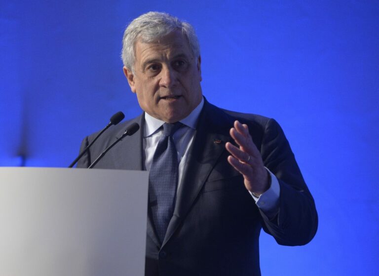 Sudan, Tajani: “Messi in sicurezza 19 italiani”