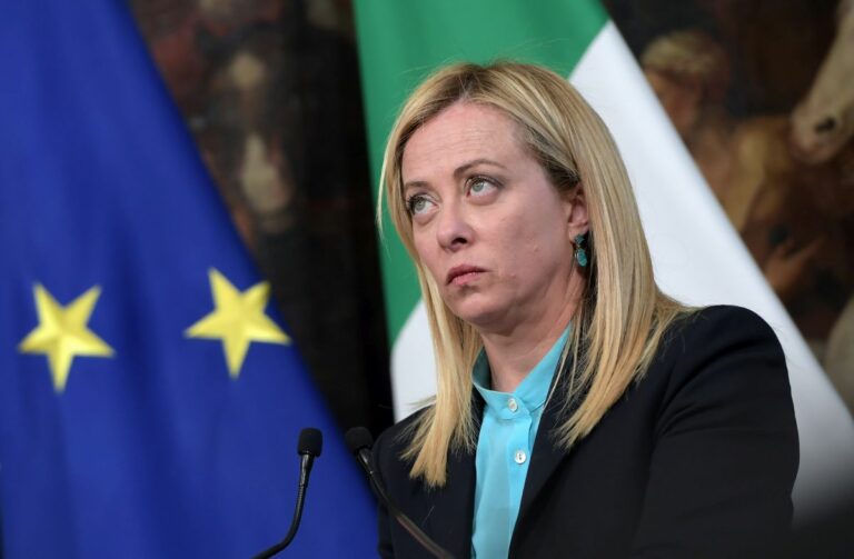 Meloni: “Noi incompatibili con qualsiasi nostalgia del fascismo”