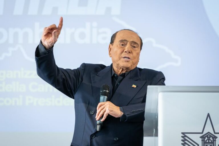 LMMC, la malattia che ha ucciso Berlusconi