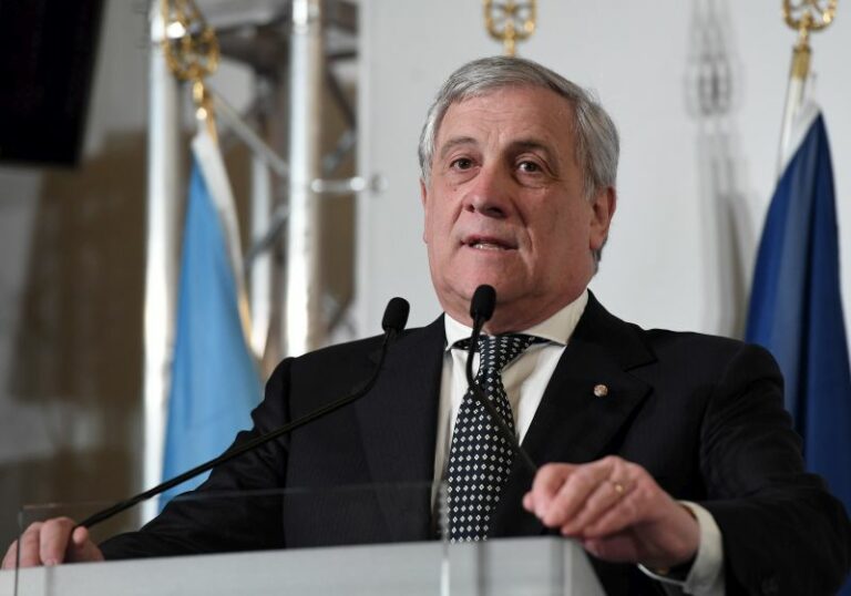 Fi, Tajani eletto segretario: “Nostre idee liberali in ogni tavolo”