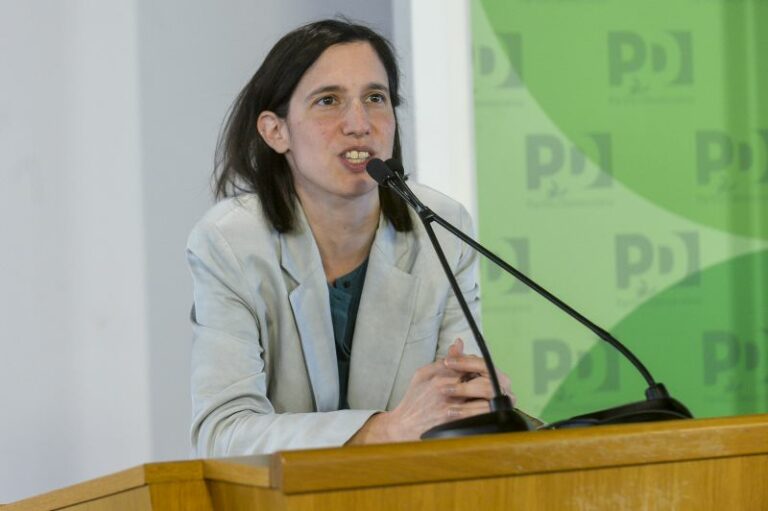 Def, Schlein: “O sciatteria o prova conclamata divisioni maggioranza”