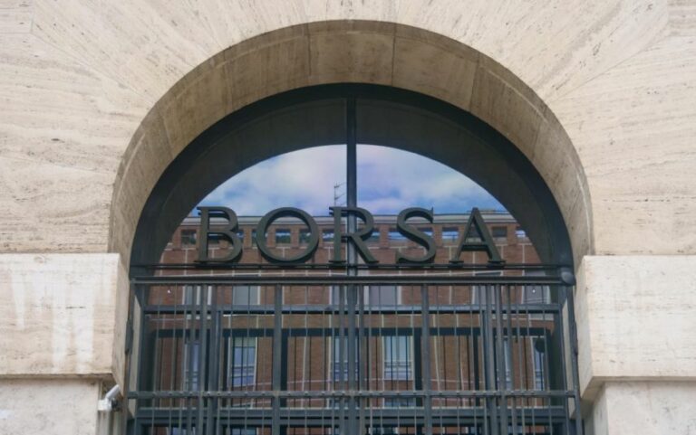 Per Piazza Affari avvio positivo, attesa per dati Eurozona e Usa
