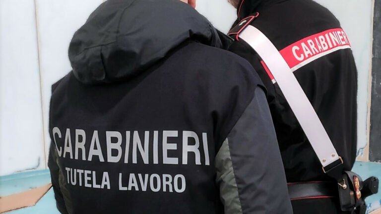 Carabinieri Taormina verificano la posizione di oltre 30 lavoratori Carabinieri Taormina verificano la posizione di oltre 30 lavoratori