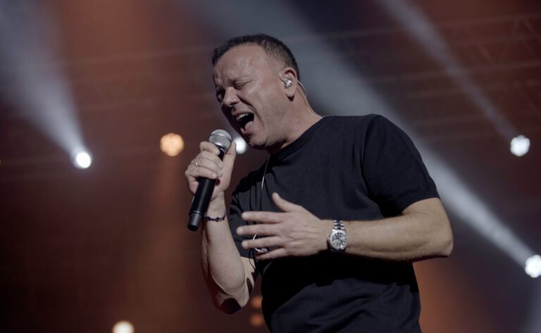 Gigi D’Alessio torna in Sicilia: concerto a Taormina il 1 agosto