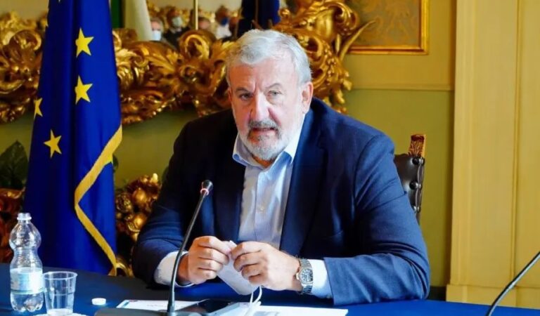 Migranti, Emiliano: “Sbarchi legali contro gli scafisti”