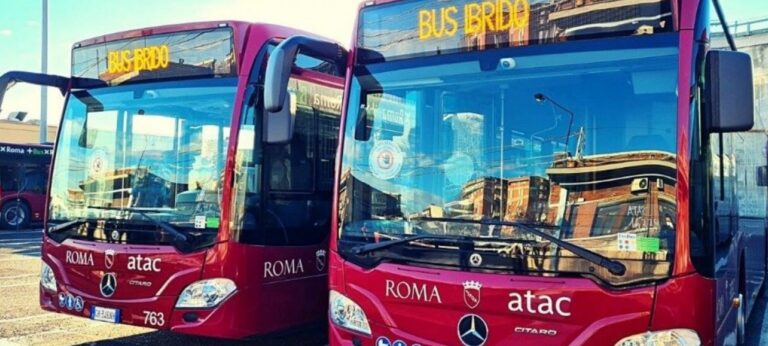 Autista del bus salva un ragazzo dai bulli