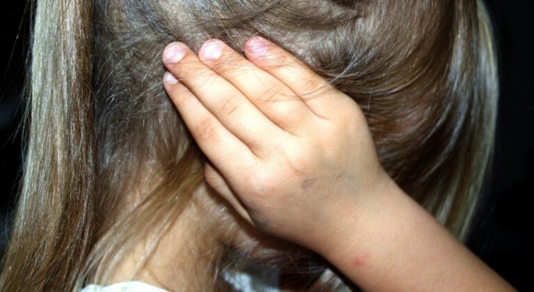 Bimba di 9 anni violentata in un Centro richiedenti asilo
