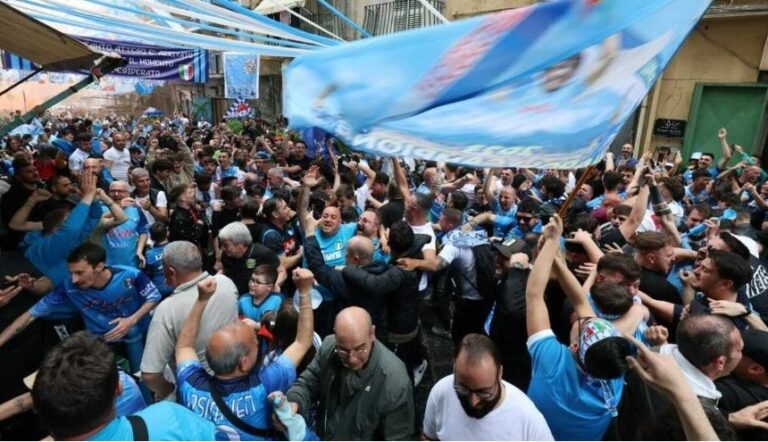 Scudetto Napoli: la Lazio crolla, esplode lo stadio “Maradona”