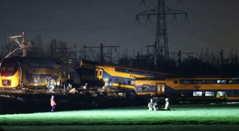 Deraglia un treno in Olanda: un morto e 30 feriti