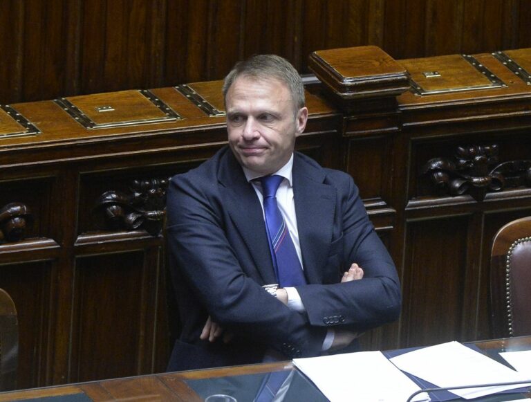 Rai, Lollobrigida: “Nessuno sta costringendo Fuortes ad andarsene”
