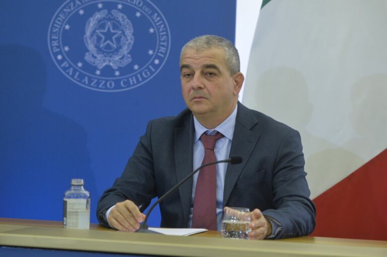 Riforme, Fazzolari: “Non vogliamo depotenziare ruolo Capo dello Stato”