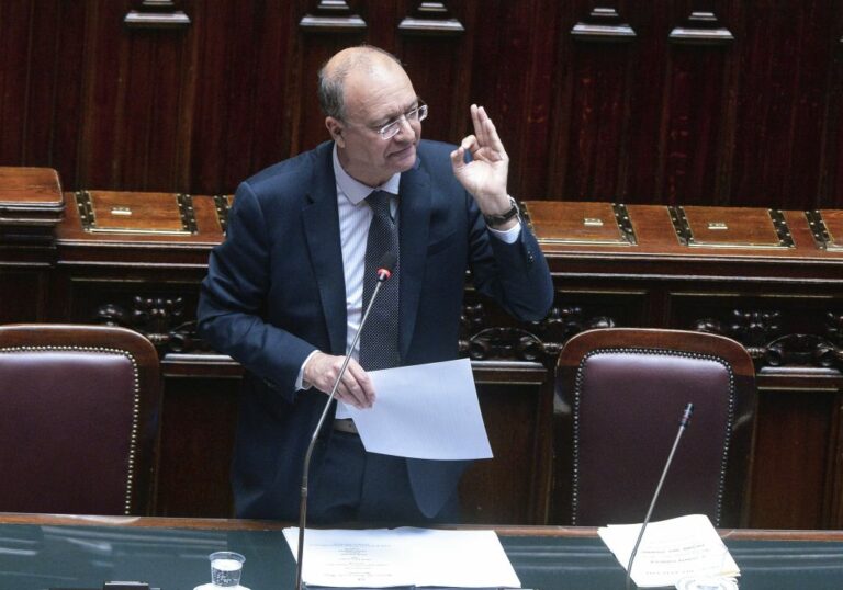 Valditara: “Allarme denatalità impegna tutti a trovare soluzioni”