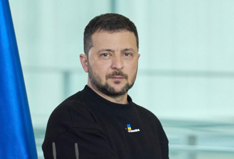 Ucraina, Zelensky: “Avremo più armi, la vittoria si avvicina”