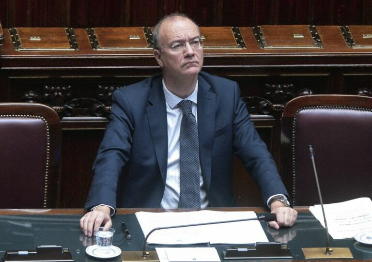 Valditara: “Rafforzare la competenza di lettura fondamentale per Ue”