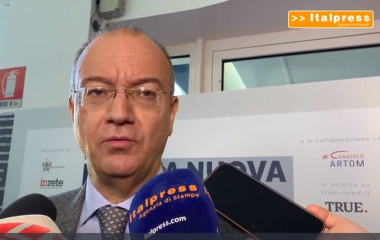 Scuola, Valditara: “Valorizzare la figura del docente”