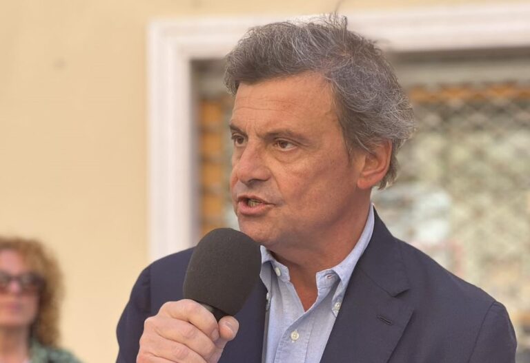 Calenda: “Faremo una proposta sul salario minimo”