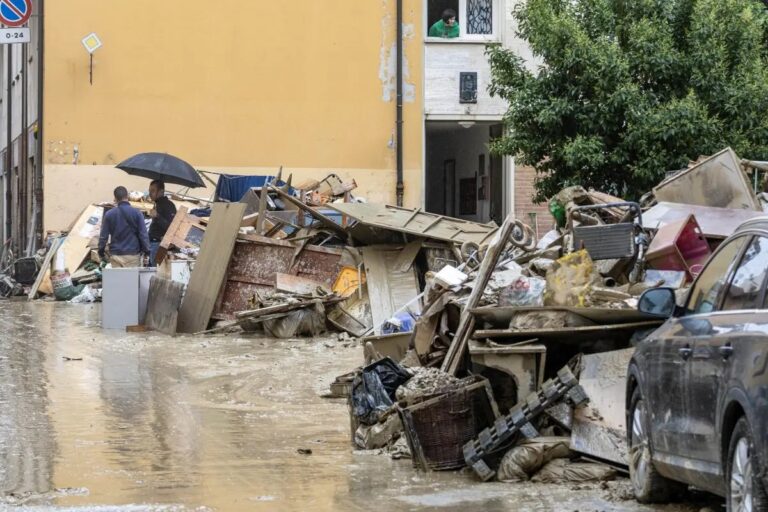 Truffa nella raccolta fondi per gli alluvionati: denunciato