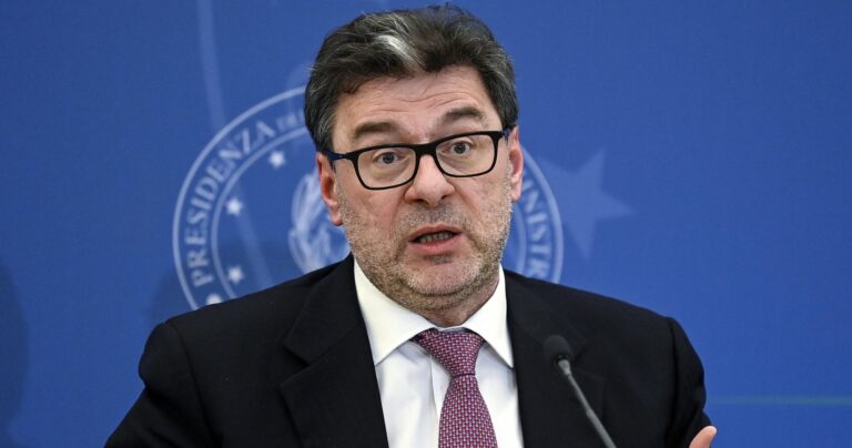 Giorgetti: “Spending review 5% ministeri” Giorgetti: “Spending review 5% ministeri”