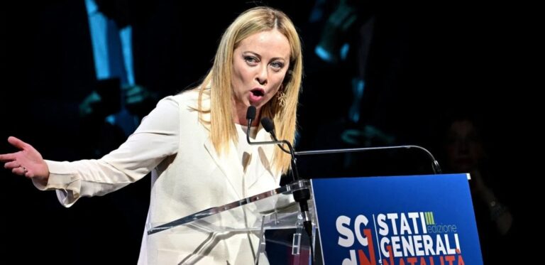 Meloni: “Maternità non è in vendita e gli uteri non si affittano”