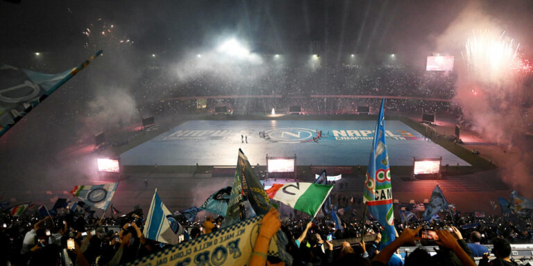 Lo scudetto è del Napoli: festa impressionante, la diretta video