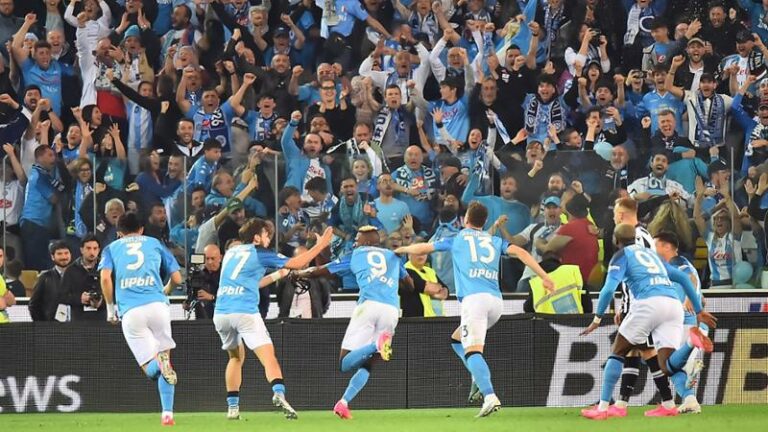Napoli campione, tifoso non regge all’emozione e muore d’infarto