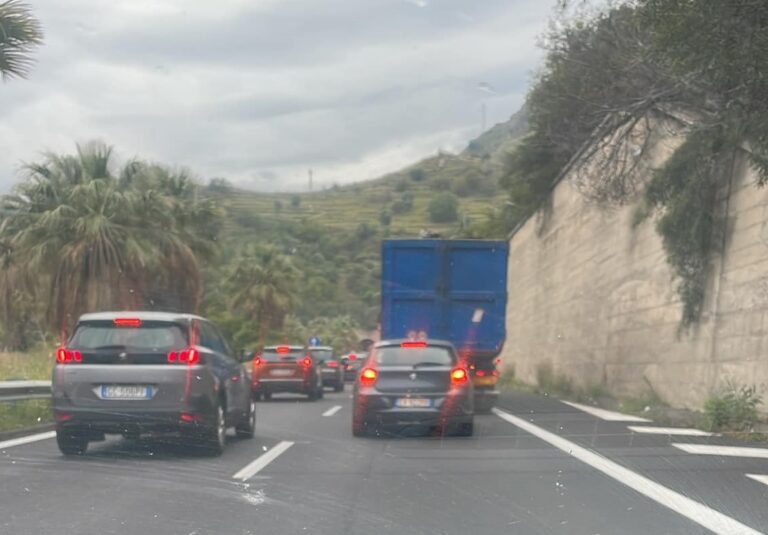 Ancora un incidente in A18, donna ferita a Letojanni