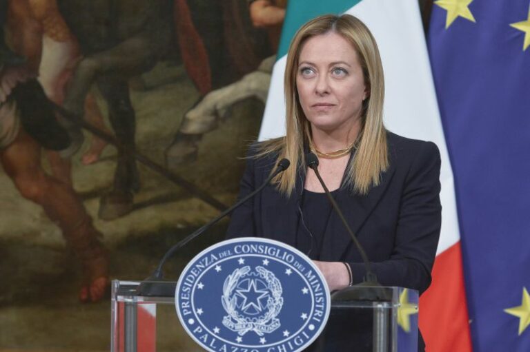 Maltempo, Meloni: “La mia coscienza mi impone di tornare in Italia”