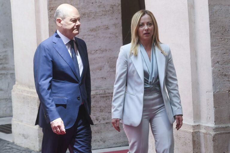 Meloni incontra Scholz: “Con la Germania nuove forme di cooperazione”