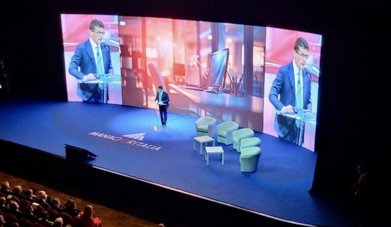 Manageritalia, terziario e sinergia industria per far crescere il Paese Manageritalia, terziario e sinergia industria per far crescere il Paese