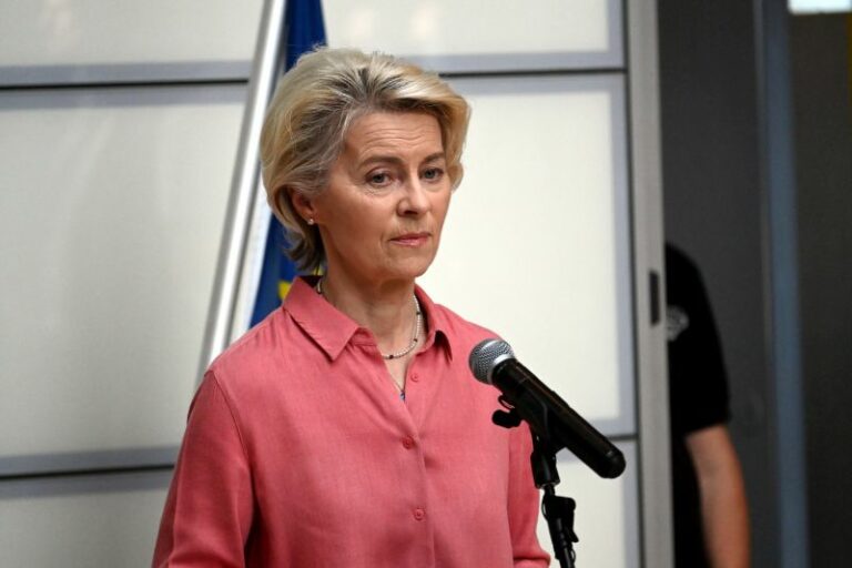Von der Leyen: “Mosca deve pagare la ricostruzione in Ucraina”