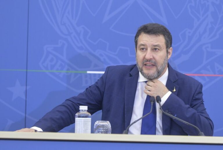 Salvini: “Obiettivo del nuovo codice della strada è salvare vite”