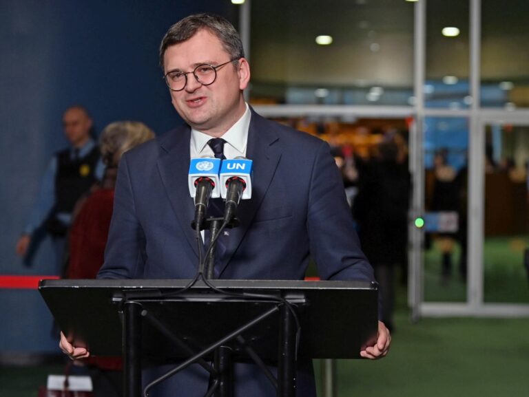 Ucraina, Kuleba: “Negozieremo con la Russia solo quando si ritirerà”