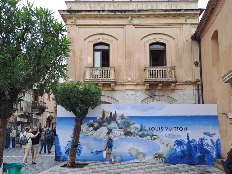 Louis Vuitton a Taormina: lavori avanti tutti per l’apertura in estate