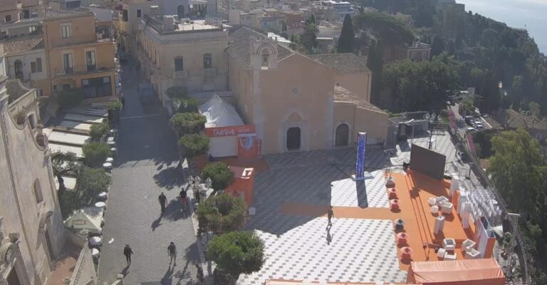 Rifiuti e carico-scarico, al via la “cura” De Luca: “Taormina pulita e senza caos. Grazie a tutti”