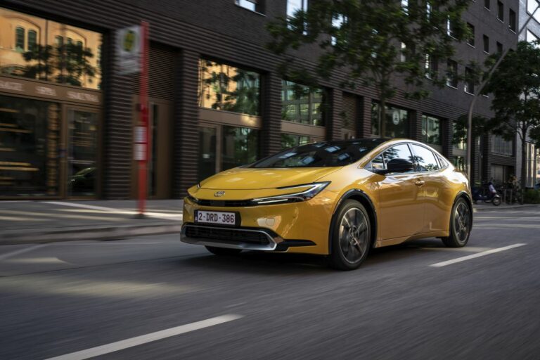 Nuova Toyota Prius Plug-in Hybrid Nuova Toyota Prius Plug-in Hybrid